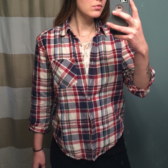 90’s Flannel - Picture 5 of 7